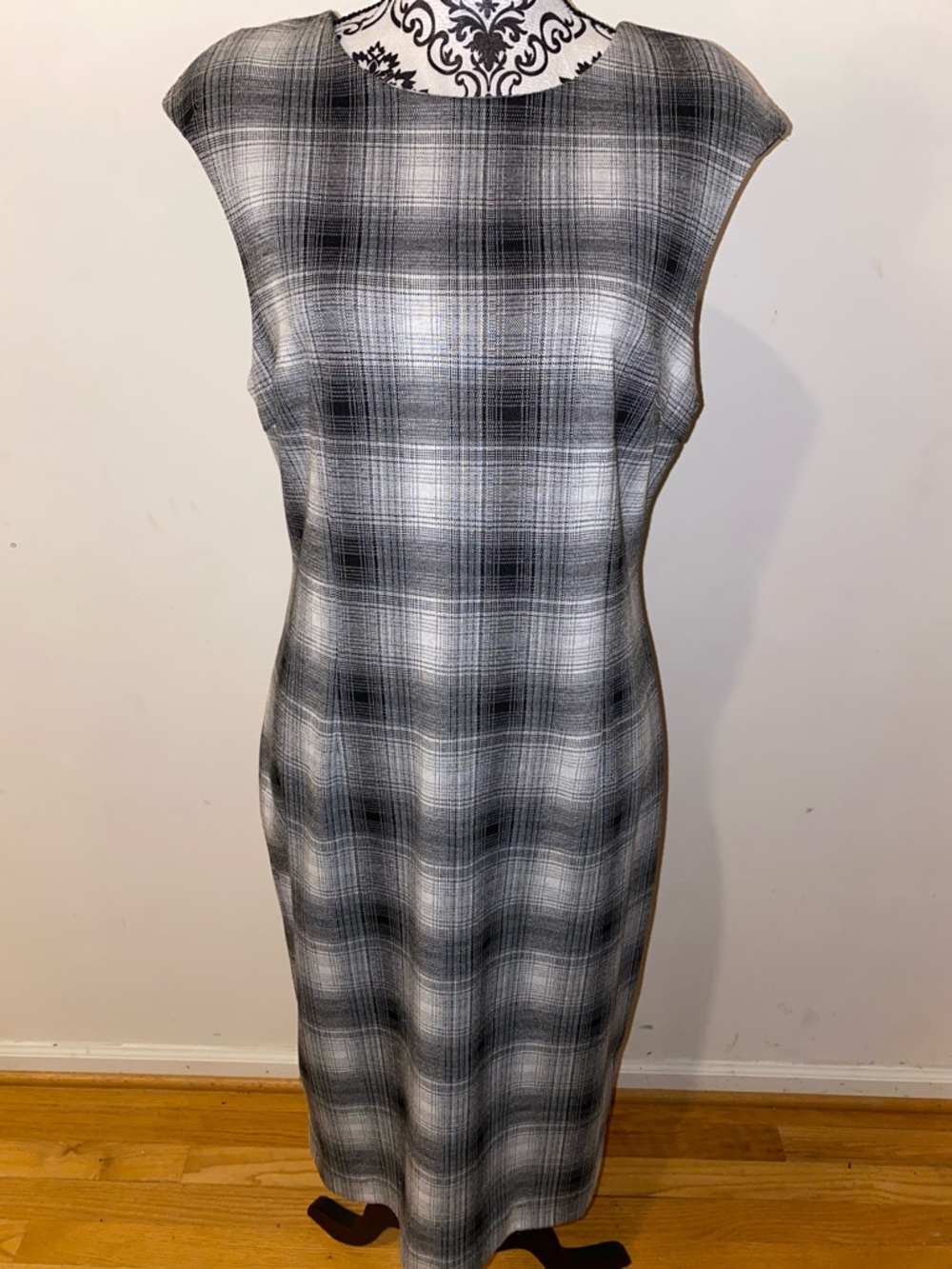 Adrienne Vittadini Black & White Plaid Midi Sheath Dress Size 12 - Picture 2 of 15